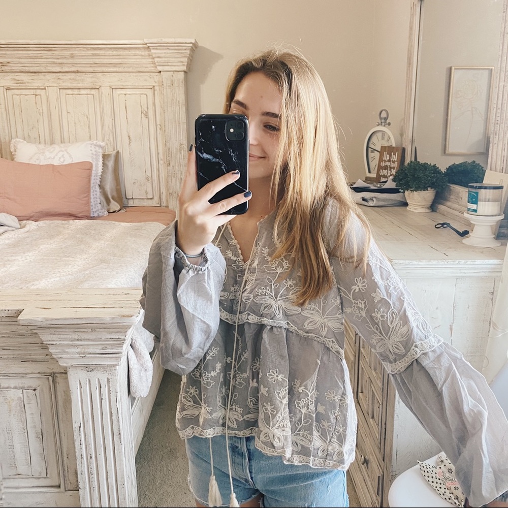 MOON RIVER LARGE TASSLE BLOUSE